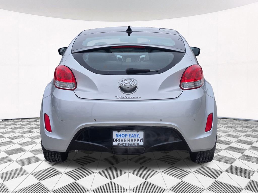 Used 2016 Hyundai Veloster Base w/ Option Group 03 image 18