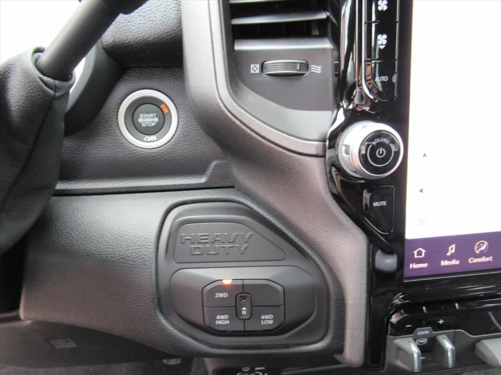 New 2026 RAM 3500 Tradesman AWD/4WD image 23