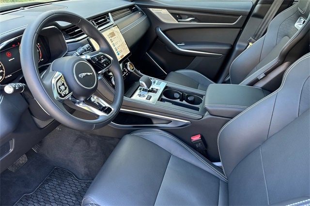 New 2026 Jaguar F-PACE R-Dynamic S image 9