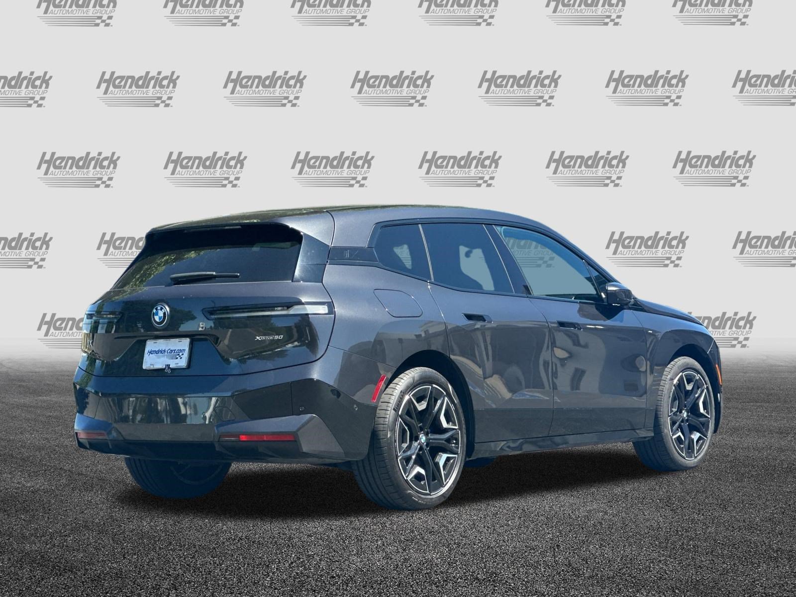 Used 2024 BMW iX xDrive50 w/ Premium Package AWD/4WD image 5