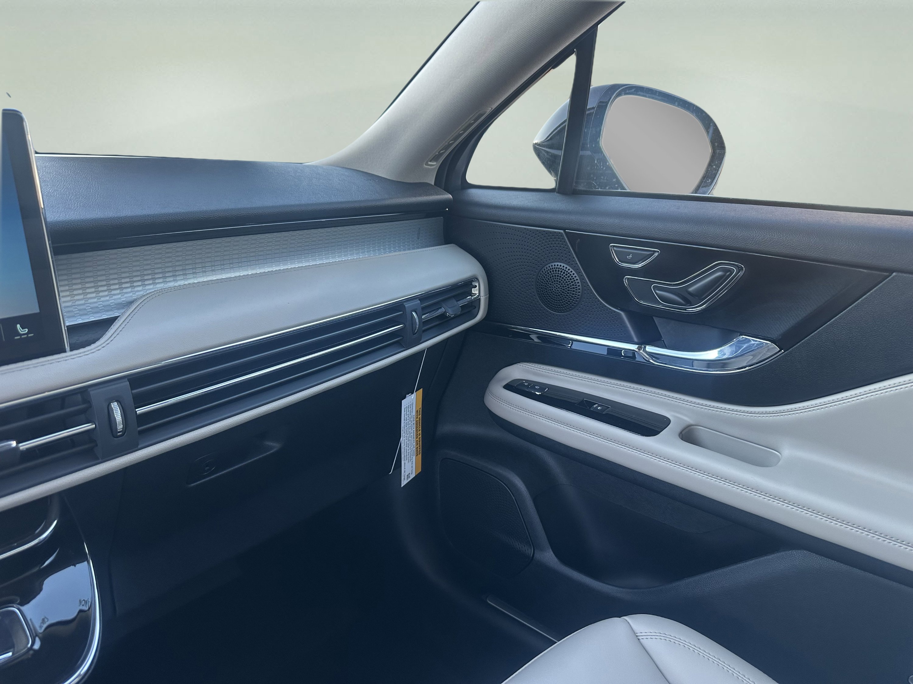 New 2026 Lincoln Corsair Premiere image 16