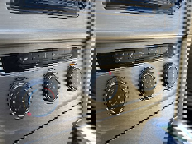 Used 2015 Volkswagen Golf S image 11