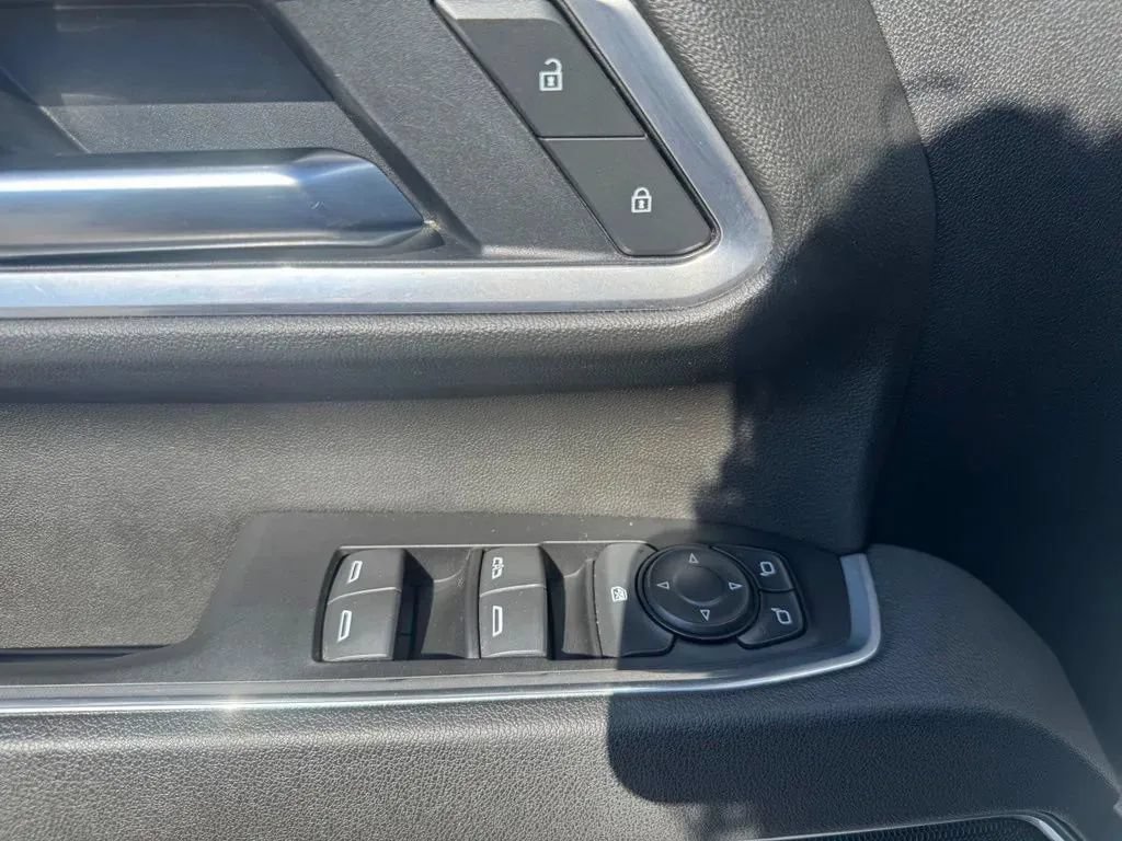 Used 2025 Chevrolet Silverado 2500 LT AWD/4WD image 12