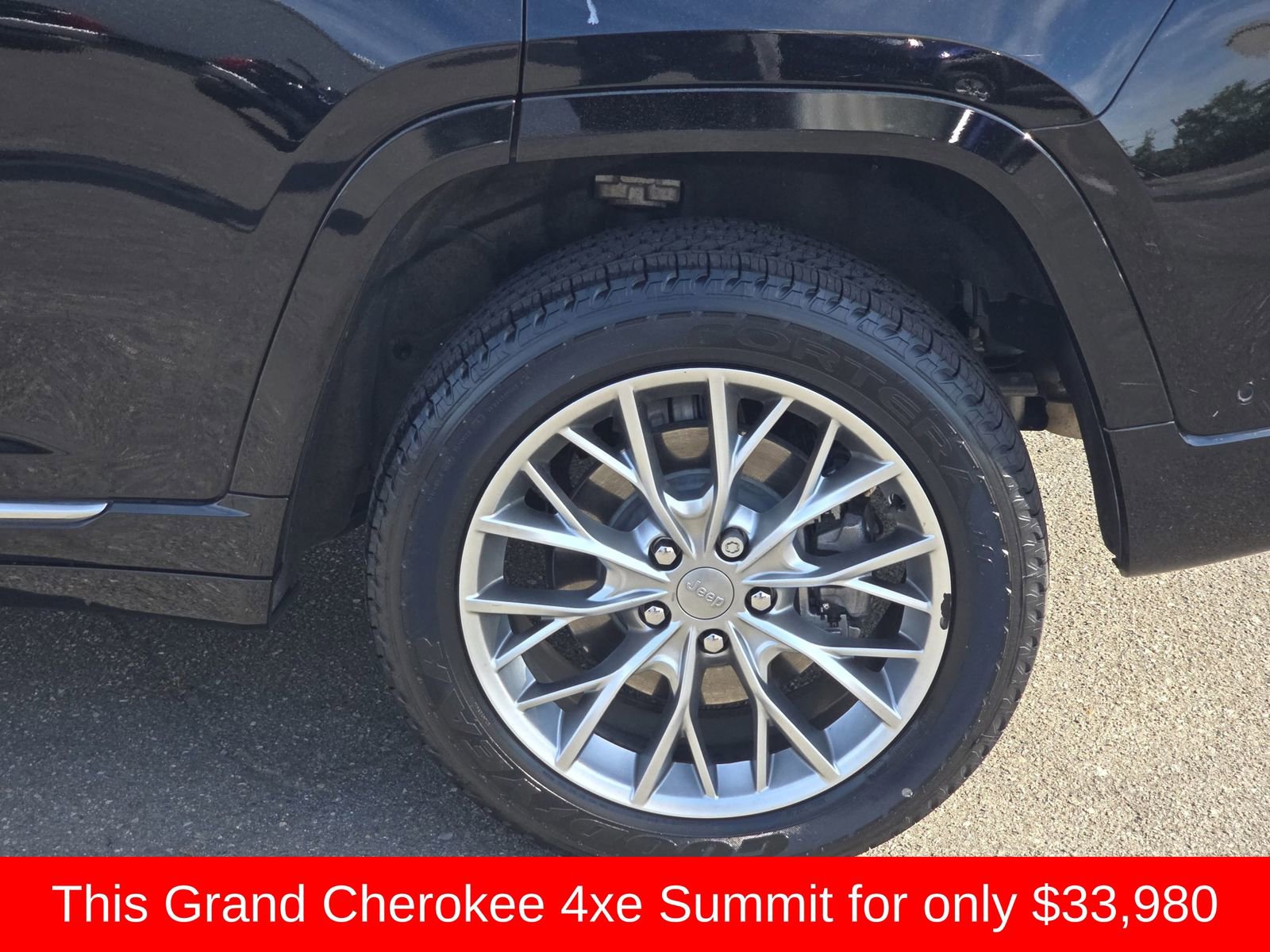 Used 2022 Jeep Grand Cherokee Summit w/ Advanced Protech Group IV AWD/4WD image 42