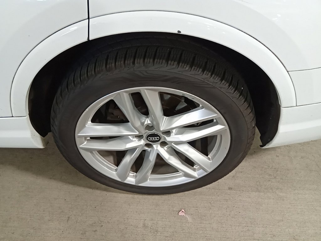 Used 2018 Audi Q7 3.0T Prestige AWD/4WD image 16