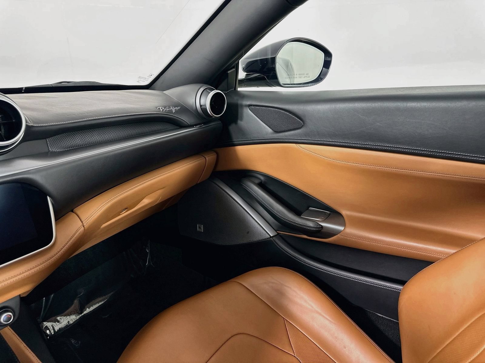 Used 2020 Ferrari Portofino RWD image 21