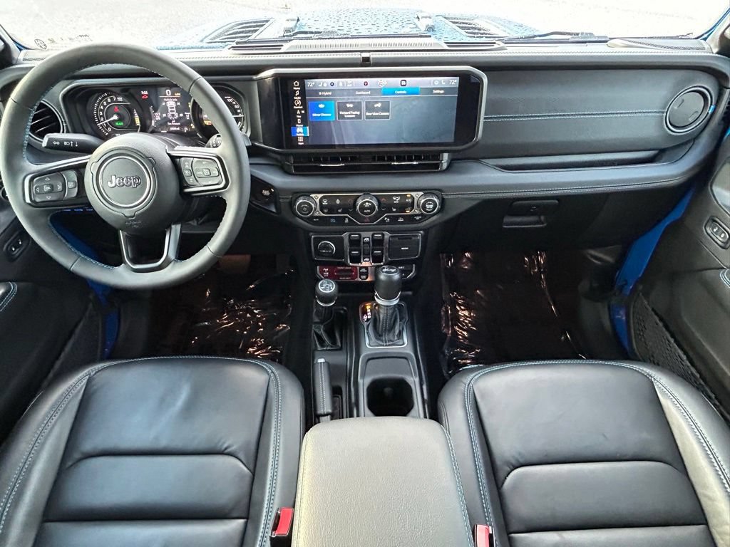 Used 2024 Jeep Wrangler Unlimited Rubicon 4xe AWD/4WD image 10
