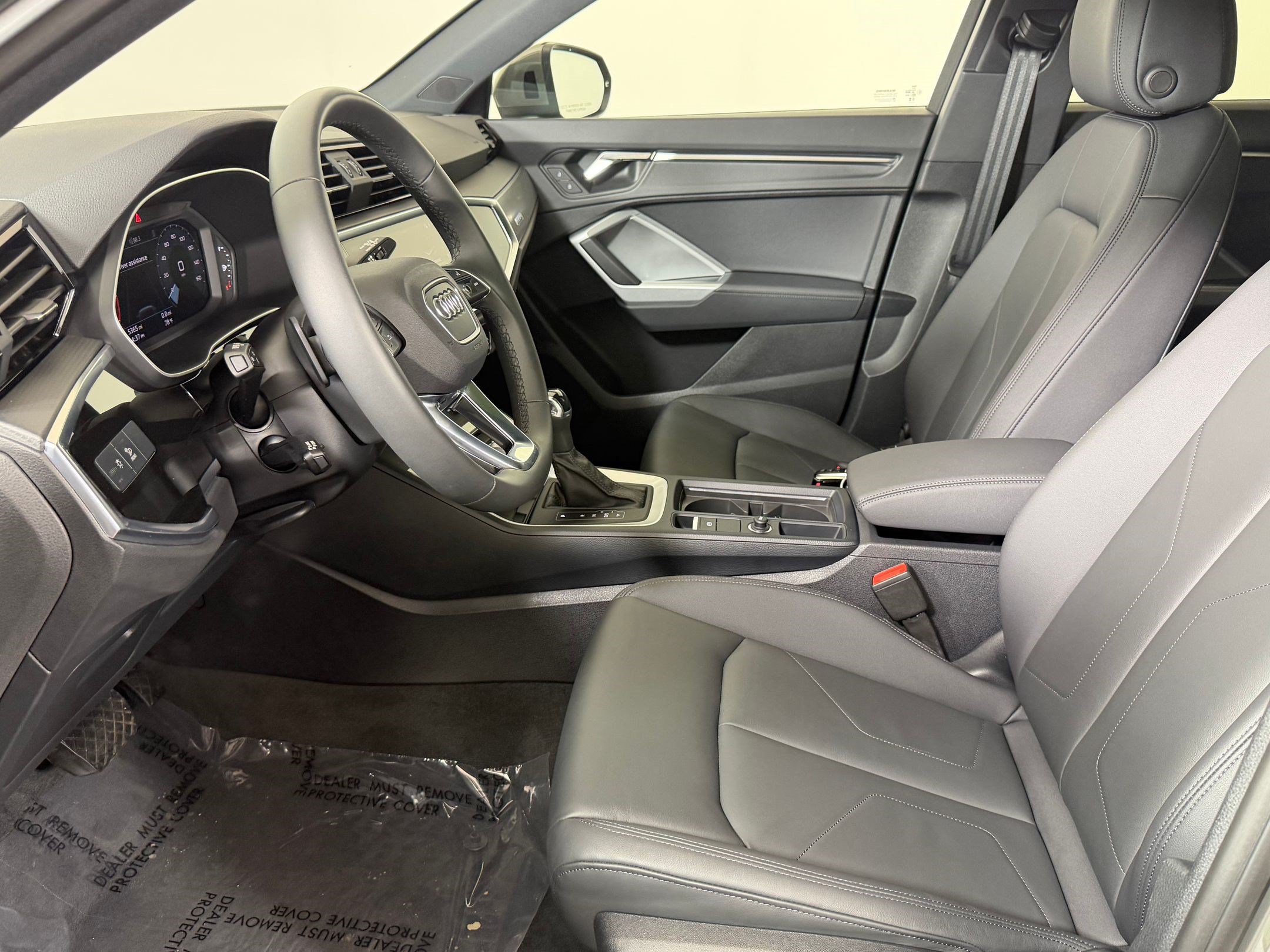 Certified 2025 Audi Q3 2.0T Premium w/ Convenience Package AWD/4WD image 5