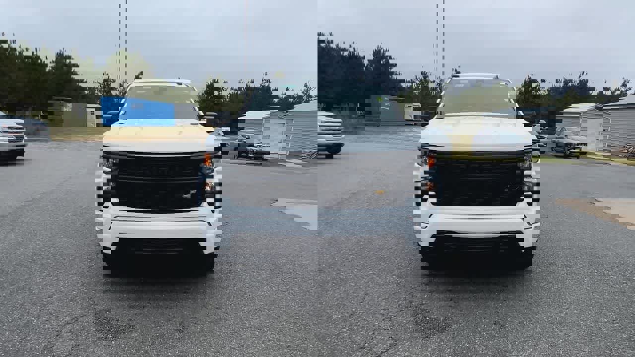 Used 2024 Chevrolet Silverado 1500 Custom image 3