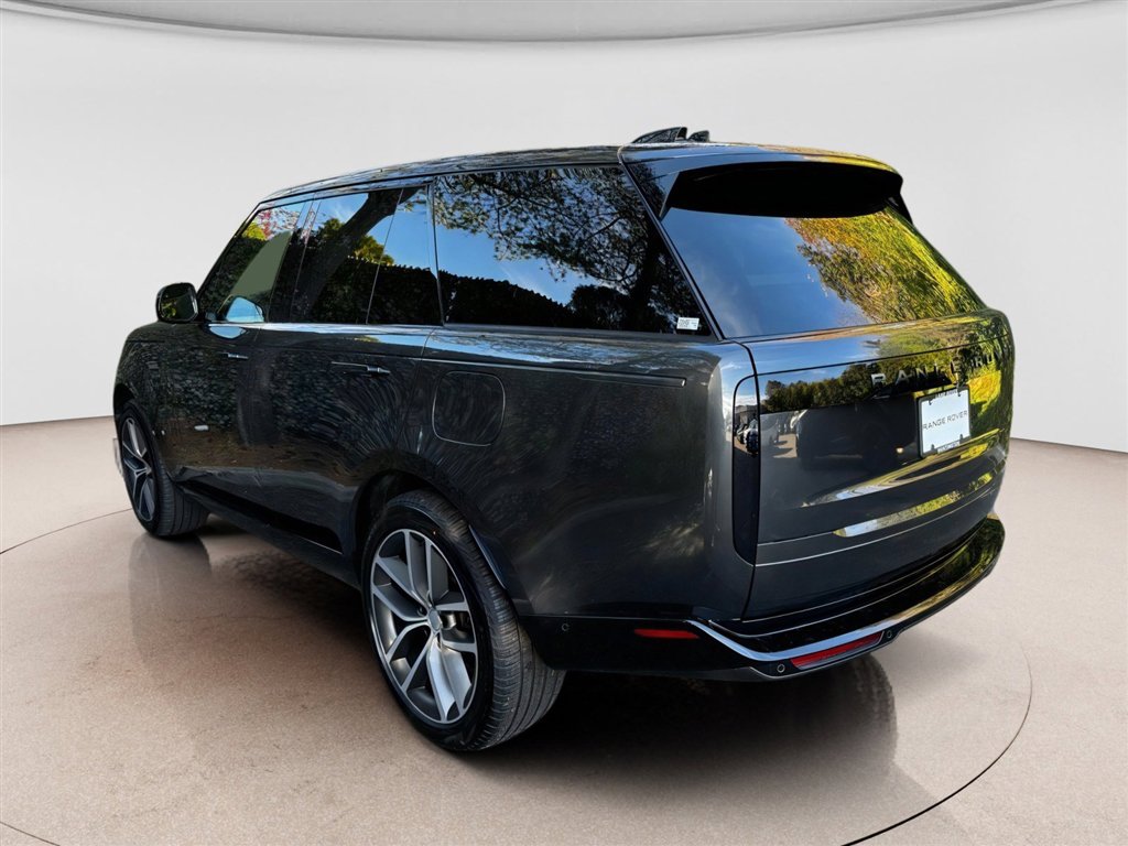 New 2025 Land Rover Range Rover SE image 5