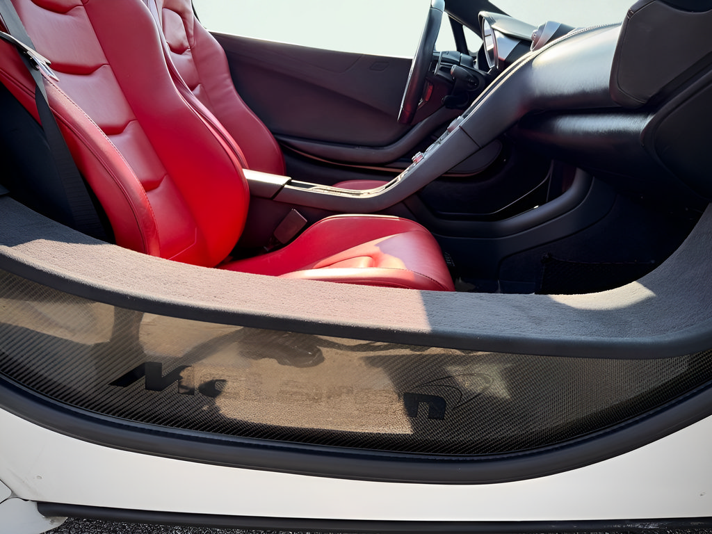Used 2015 McLaren 650S Spider RWD image 27
