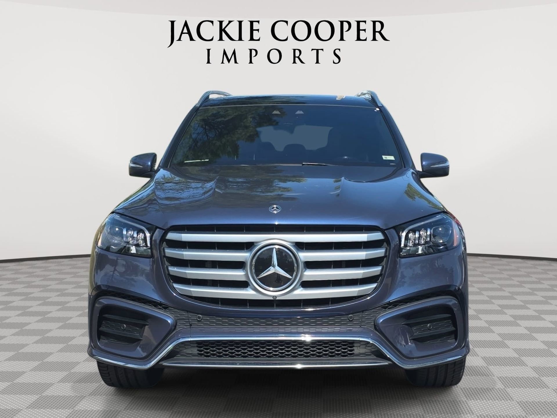 Used 2024 Mercedes-Benz GLS 580 4MATIC image 2