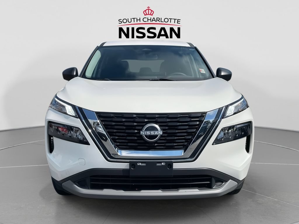 Used 2023 Nissan Rogue S AWD/4WD image 2