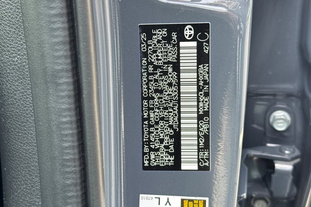Used 2025 Toyota Prius XLE FWD image 40