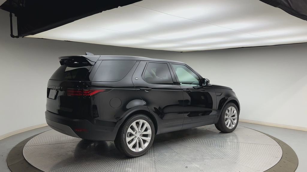 New 2026 Land Rover Discovery S AWD/4WD image 2