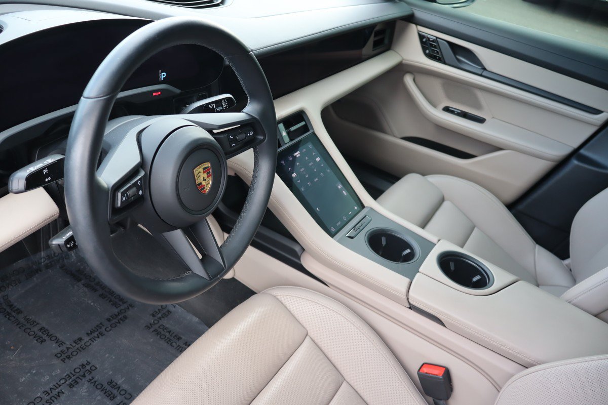 Used 2021 Porsche Taycan 4S w/ Premium Package AWD/4WD image 9