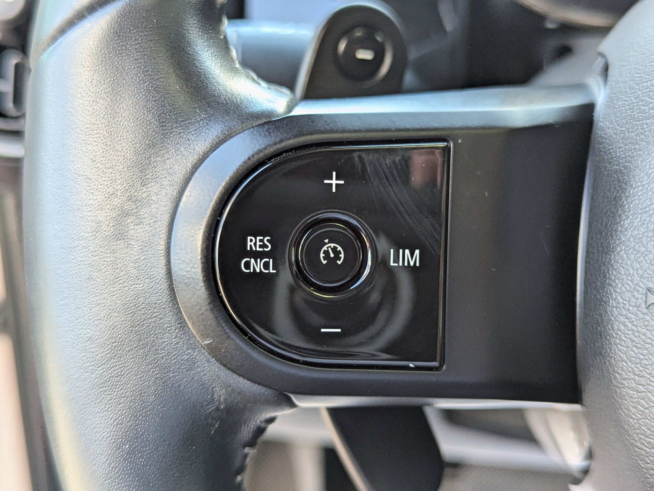 Used 2022 MINI Cooper S w/ Premium Package image 26