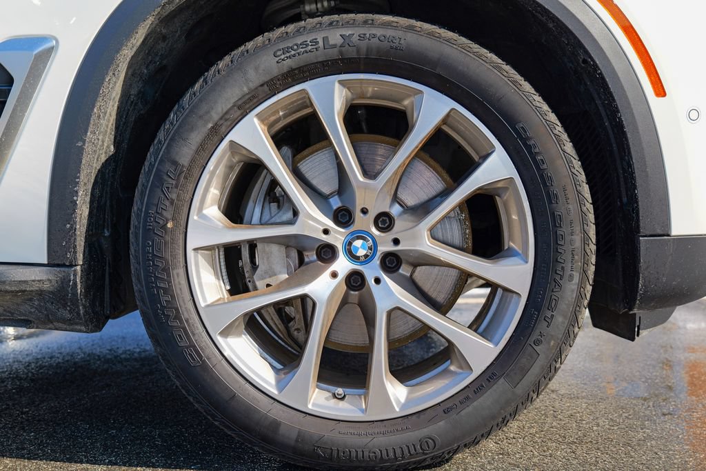 Used 2024 BMW X5 xDrive50e AWD/4WD image 12