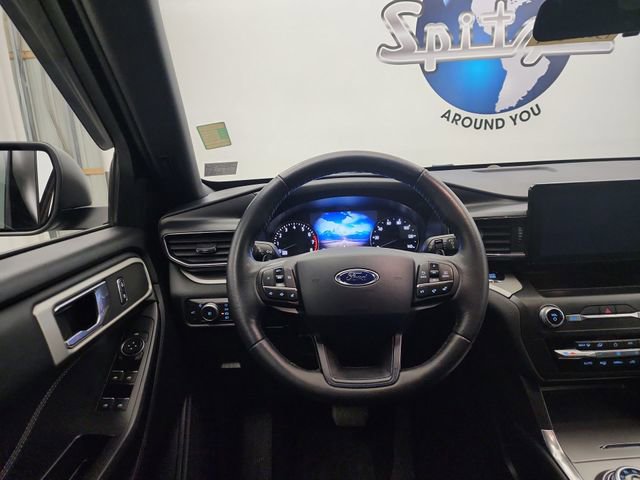 Used 2020 Ford Explorer XLT w/ Equipment Group 202A image 13