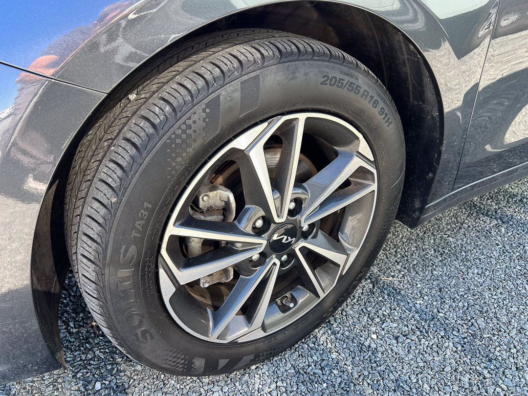 Used 2023 Kia Forte LXS FWD image 7