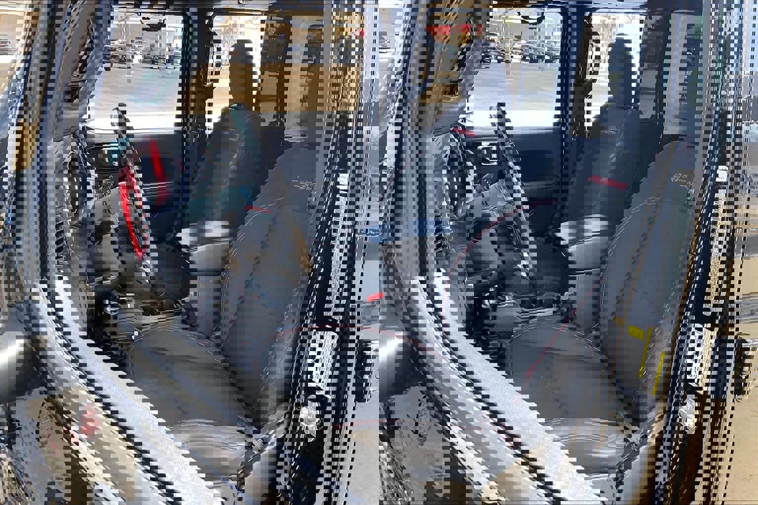 Used 2019 Jeep Wrangler Unlimited Rubicon w/ Dual Top Group image 8