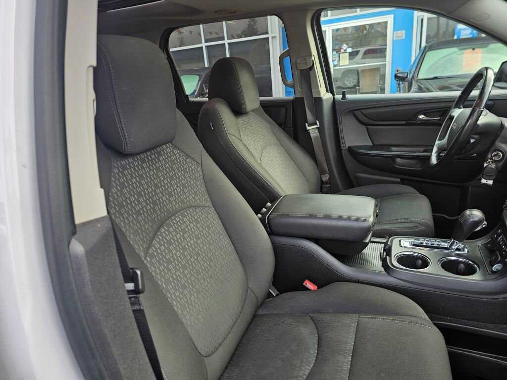 Used 2016 GMC Acadia SLE image 12