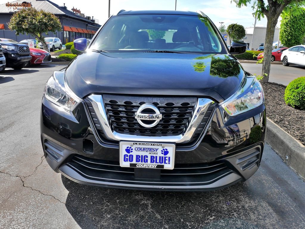 Used 2020 Nissan Kicks SV FWD image 2