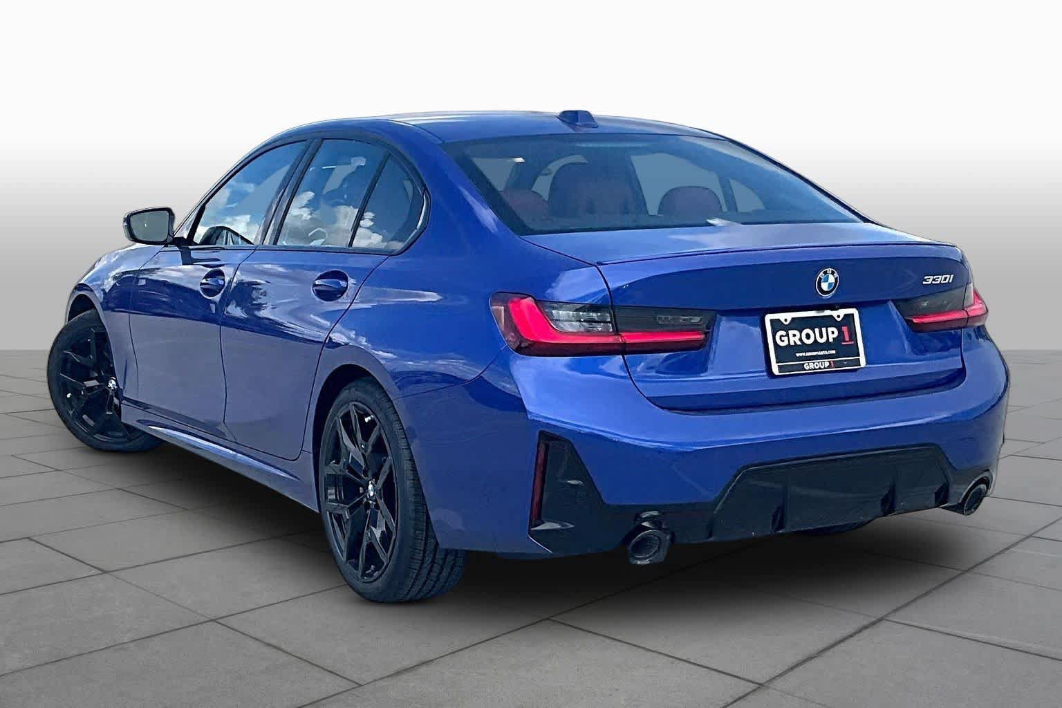 Used 2026 BMW 330i Sedan w/ M Sport Package RWD image 11
