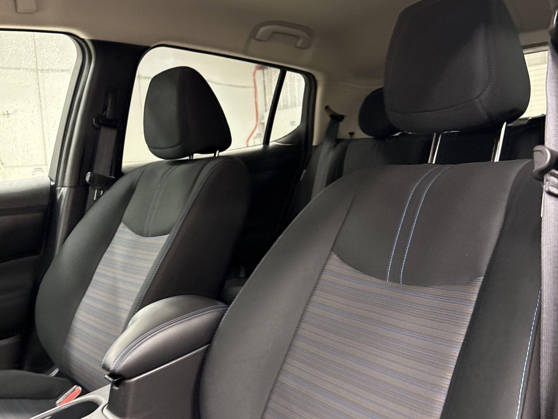 Used 2024 Nissan Leaf S image 5