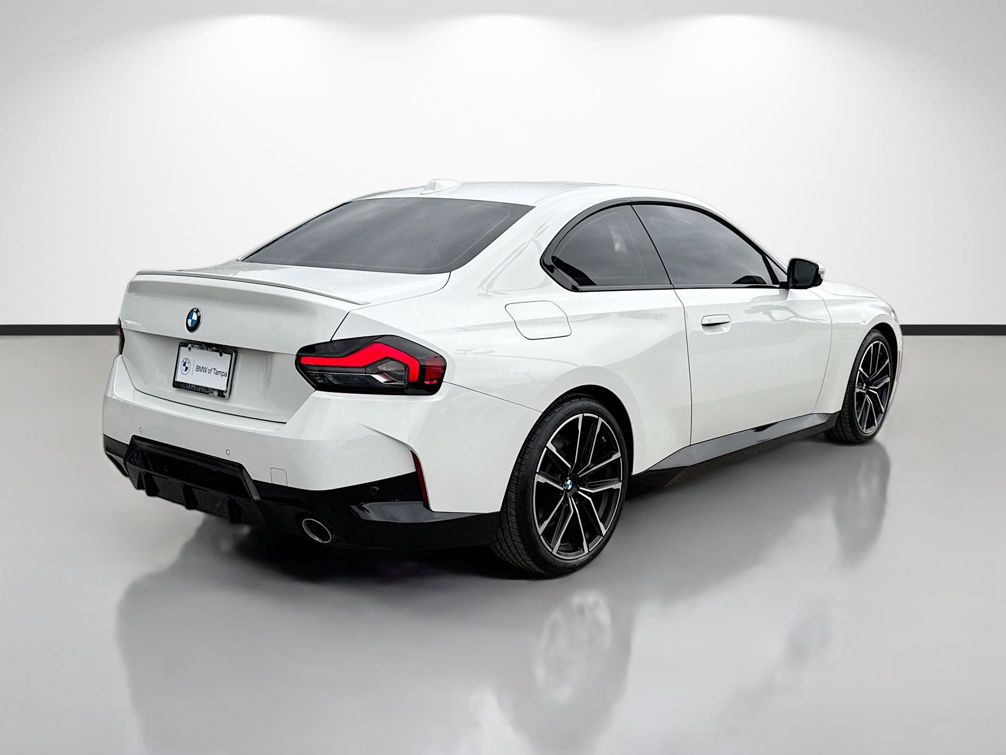 Used 2023 BMW 230i Coupe w/ M Sport Package RWD image 3