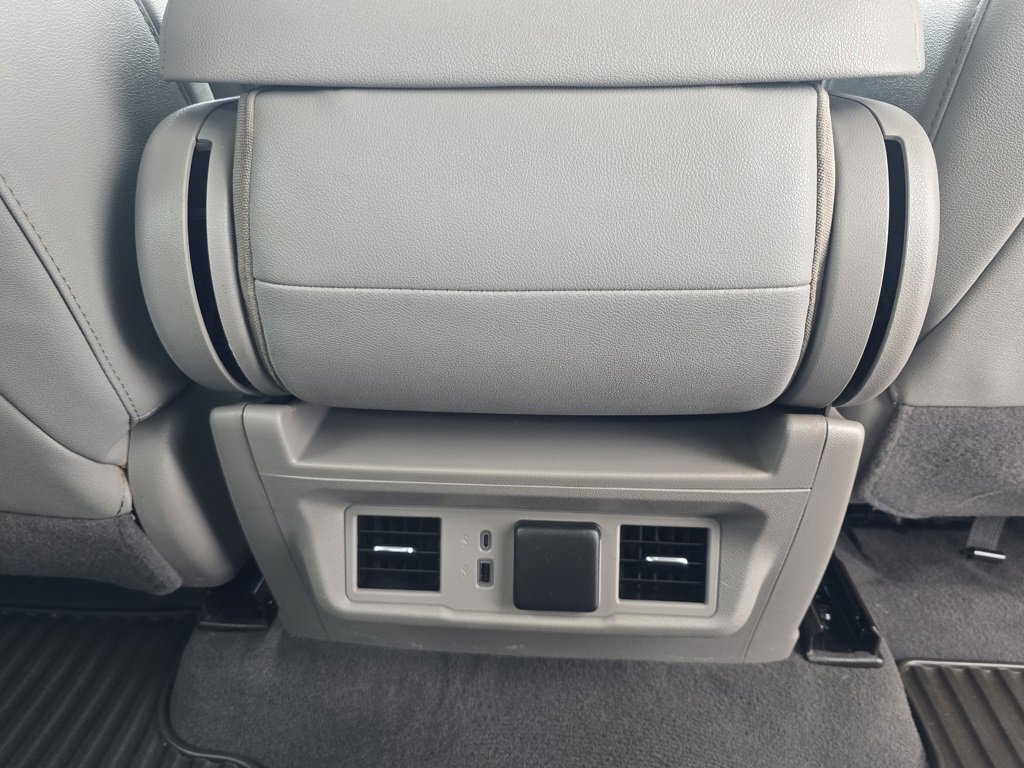 Used 2024 Chevrolet Silverado 2500 LT w/ Convenience Package image 22