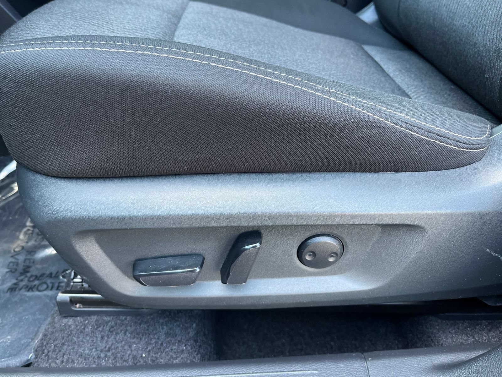 Used 2025 Nissan Rogue SV AWD/4WD image 23