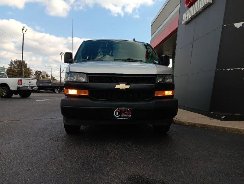 Used 2020 Chevrolet Express 3500 w/ Driver Convenience Package image 5