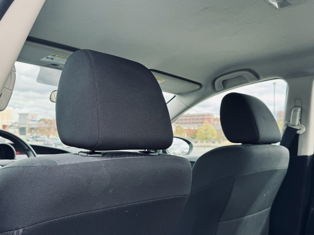 Used 2010 MAZDA MAZDA3 i Touring image 27