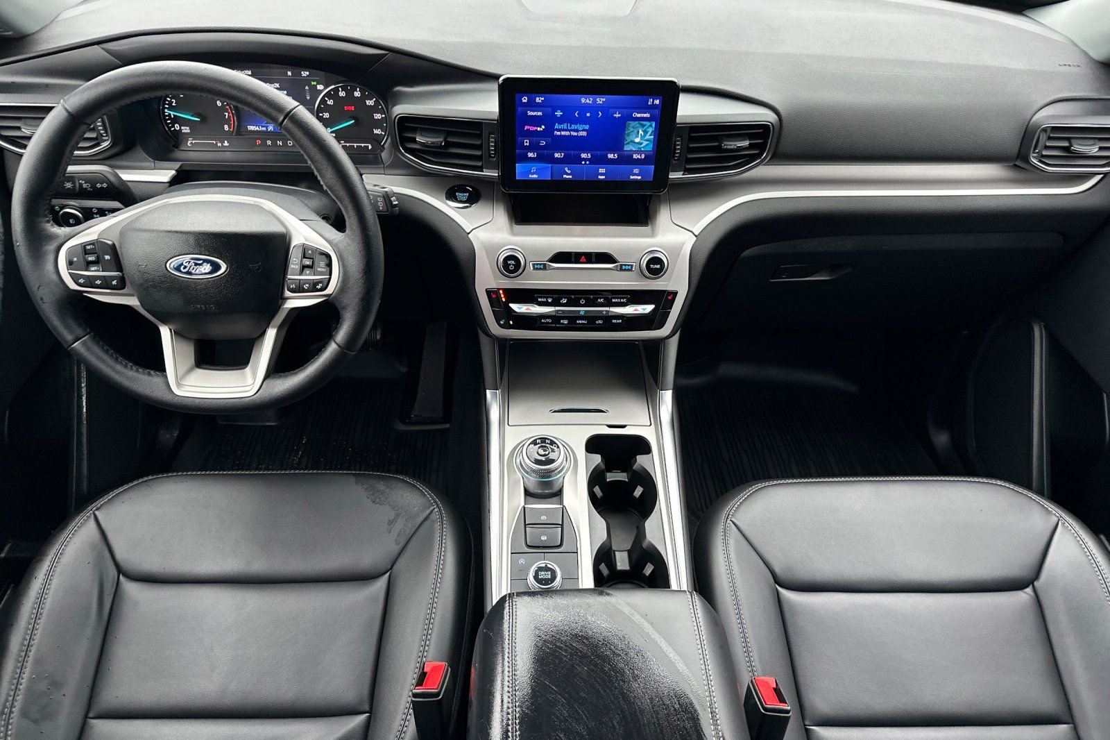 Used 2023 Ford Explorer XLT w/ Equipment Group 202A image 11