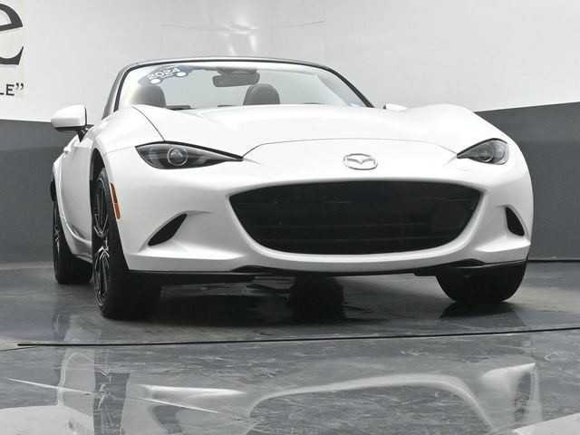 Used 2024 MAZDA MX-5 Miata Grand Touring w/ Weather Package RWD image 3
