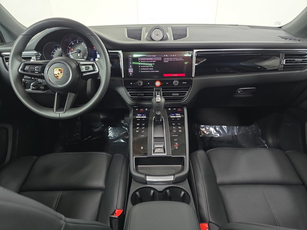 Certified 2026 Porsche Macan AWD/4WD image 13