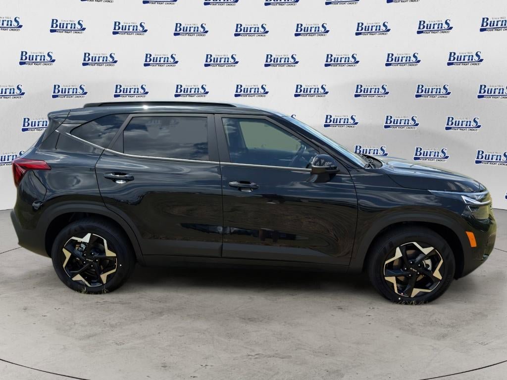 New 2026 Kia Seltos S FWD image 8