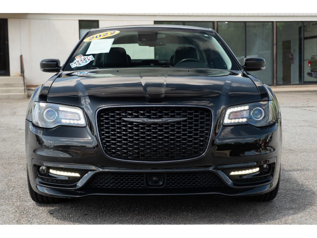 Used 2022 Chrysler 300 Touring L w/ Safetytec Plus Group image 3