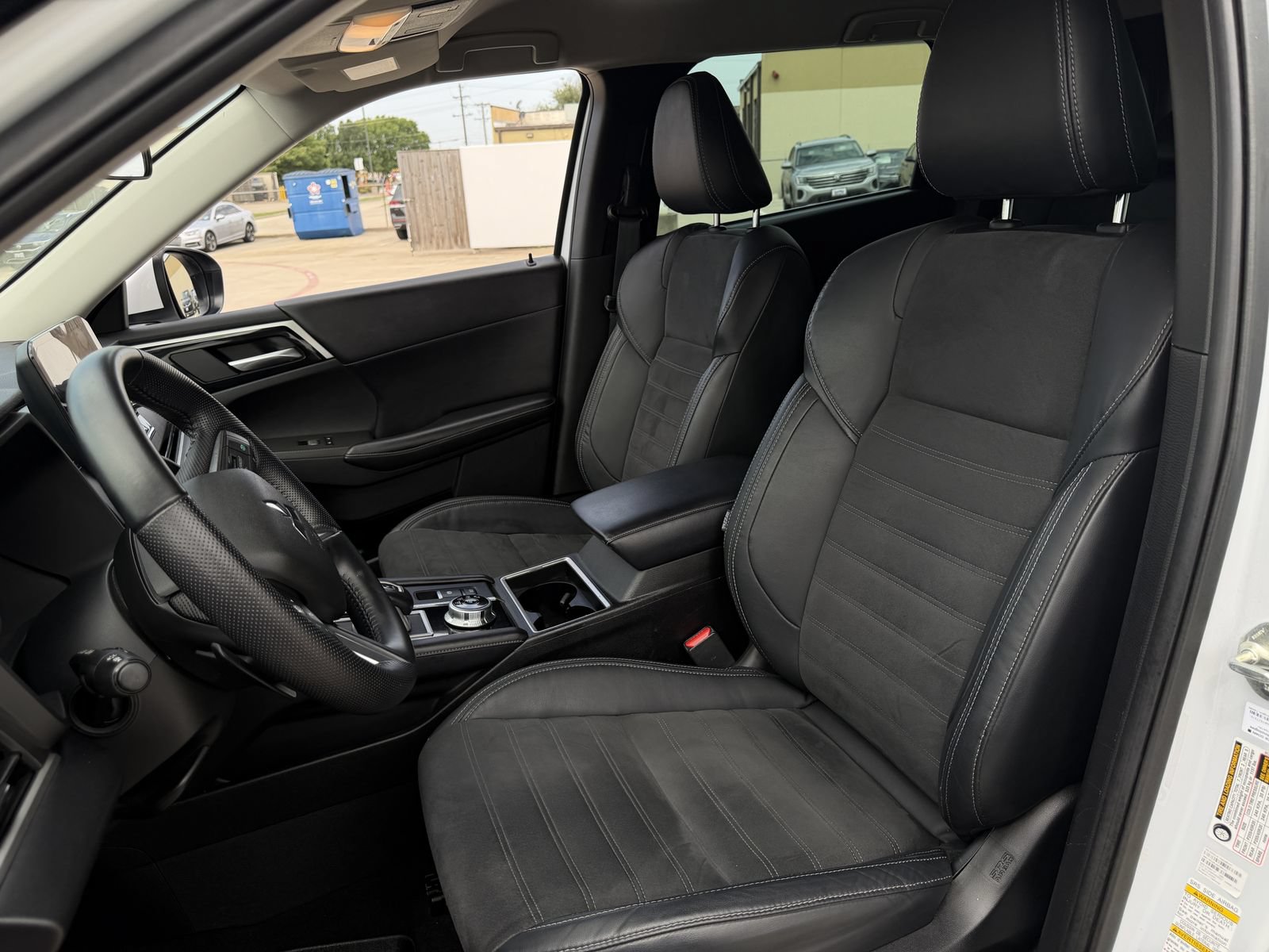 Used 2023 Mitsubishi Outlander SE FWD image 27