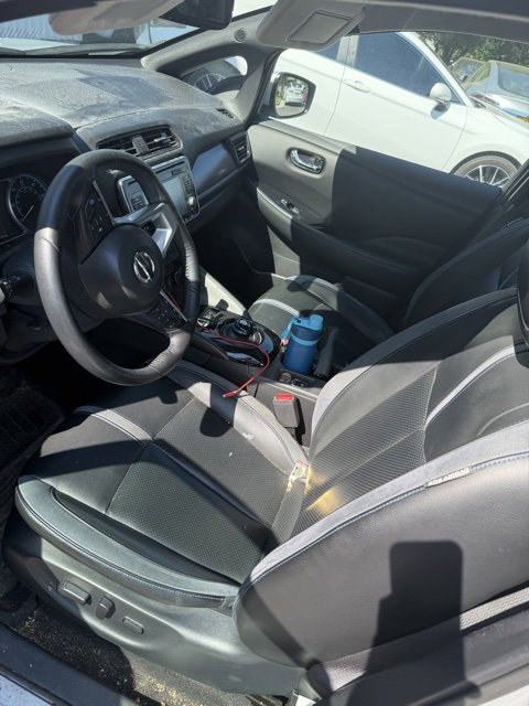 Used 2018 Nissan Leaf SL w/ SL Technology Package FWD image 4
