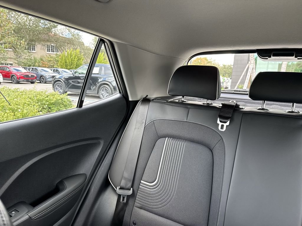 Used 2024 Hyundai Venue Limited image 18