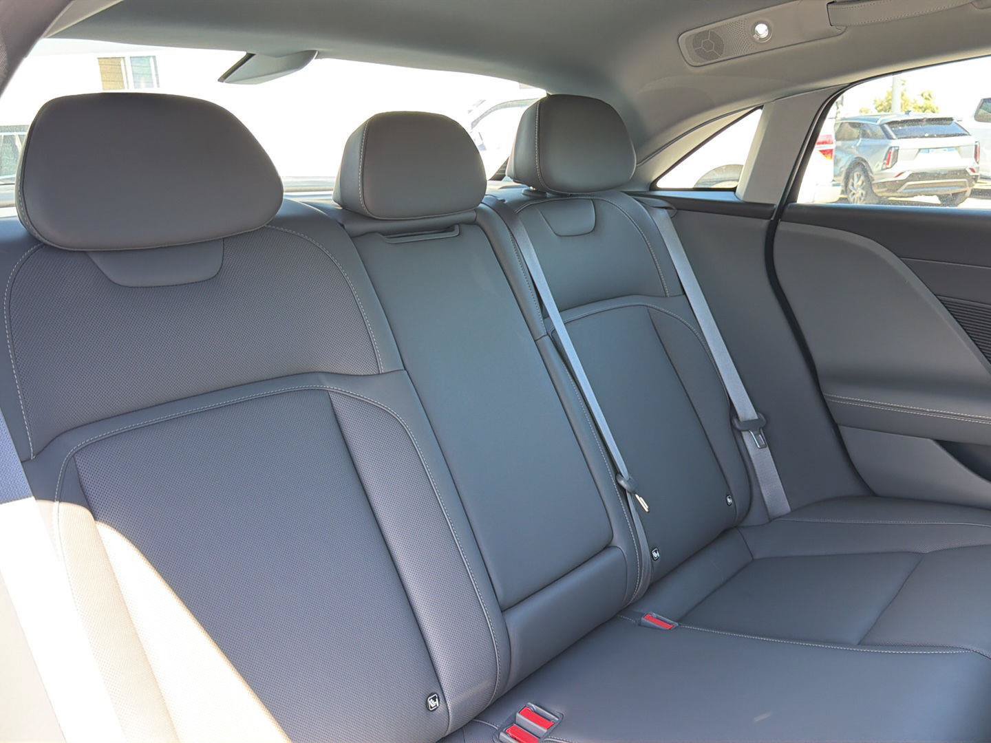 Used 2025 Lucid Air Touring AWD/4WD image 9