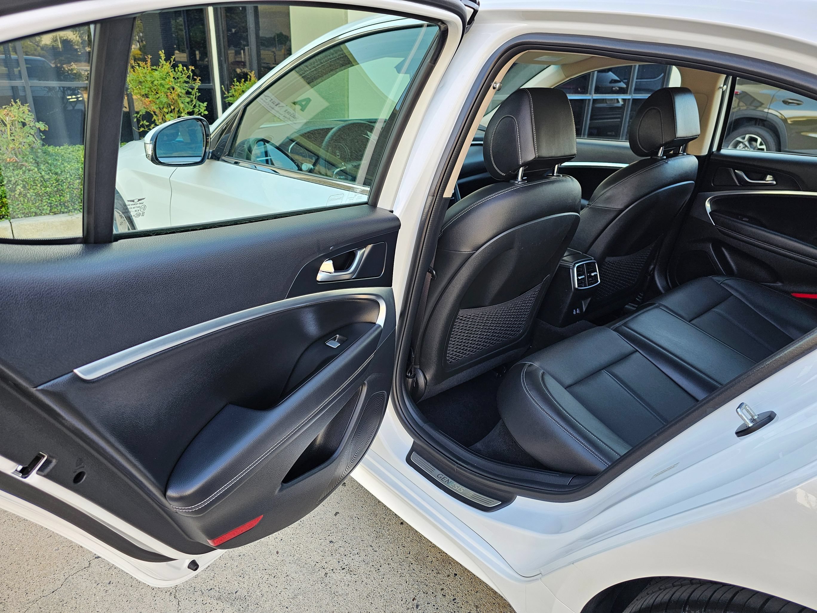 Used 2025 Genesis G70 2.5T RWD image 18