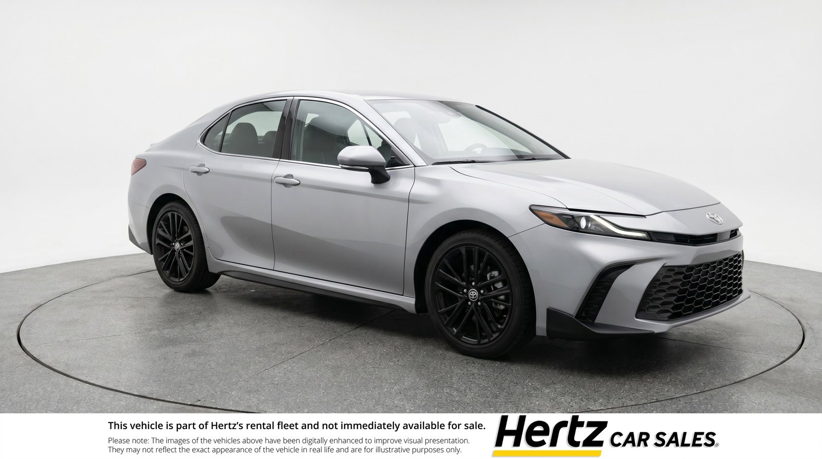 Used 2025 Toyota Camry SE FWD image 1
