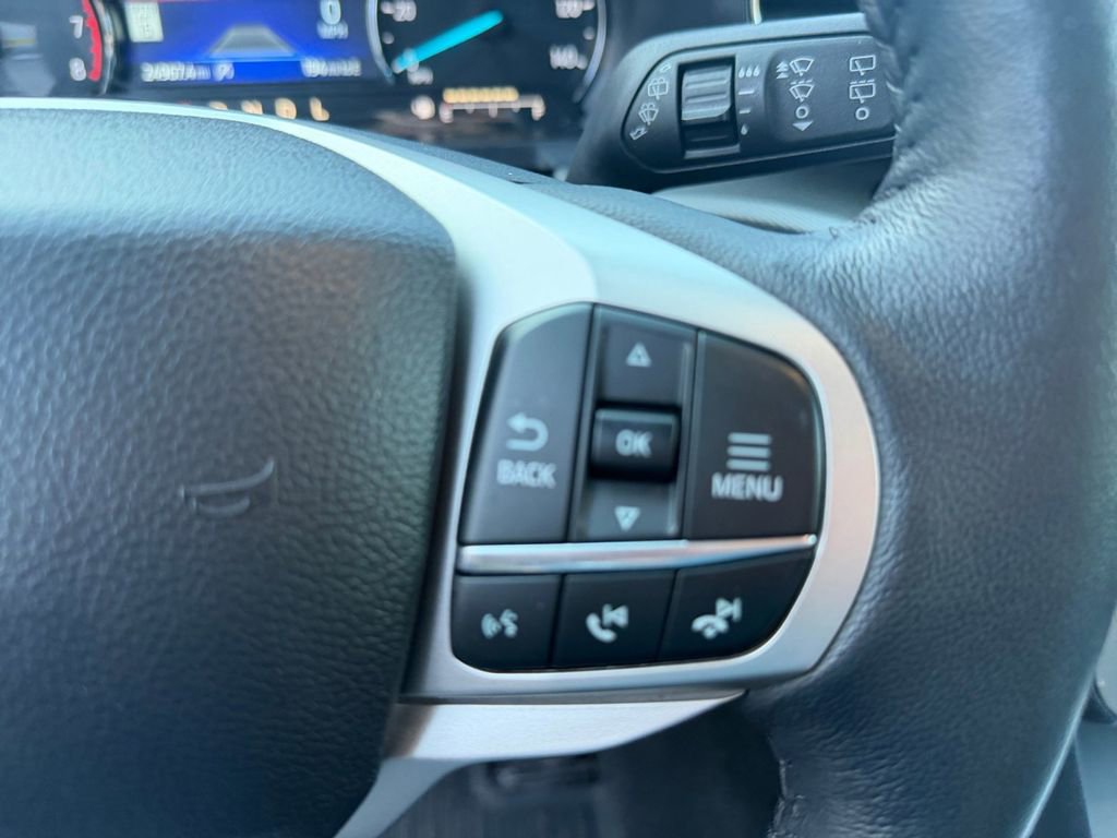 Used 2023 Ford Explorer XLT w/ Equipment Group 202A AWD/4WD image 31