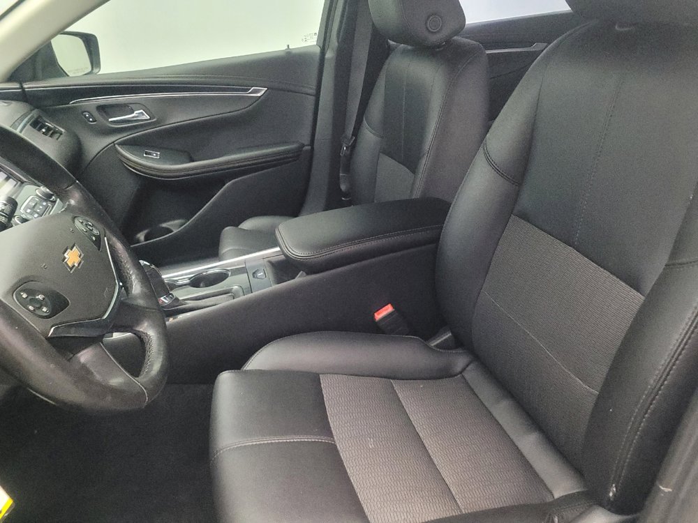 Used 2019 Chevrolet Impala LT FWD image 17