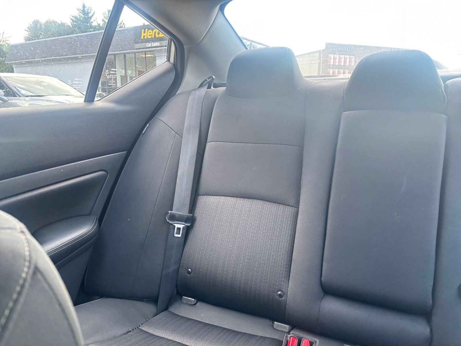 Used 2025 Nissan Altima 2.5 SV FWD image 37