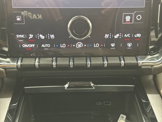 New 2026 GMC Yukon XL Denali Ultimate AWD/4WD image 17