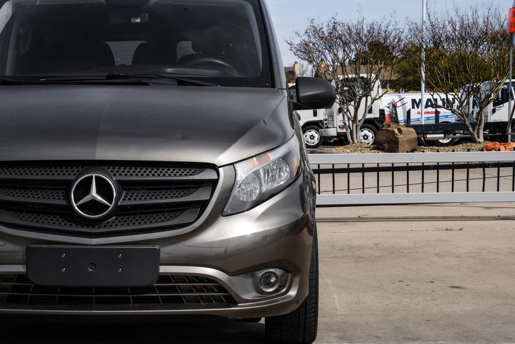 Used 2017 Mercedes-Benz Metris Passenger w/ Driver Efficiency Package image 44